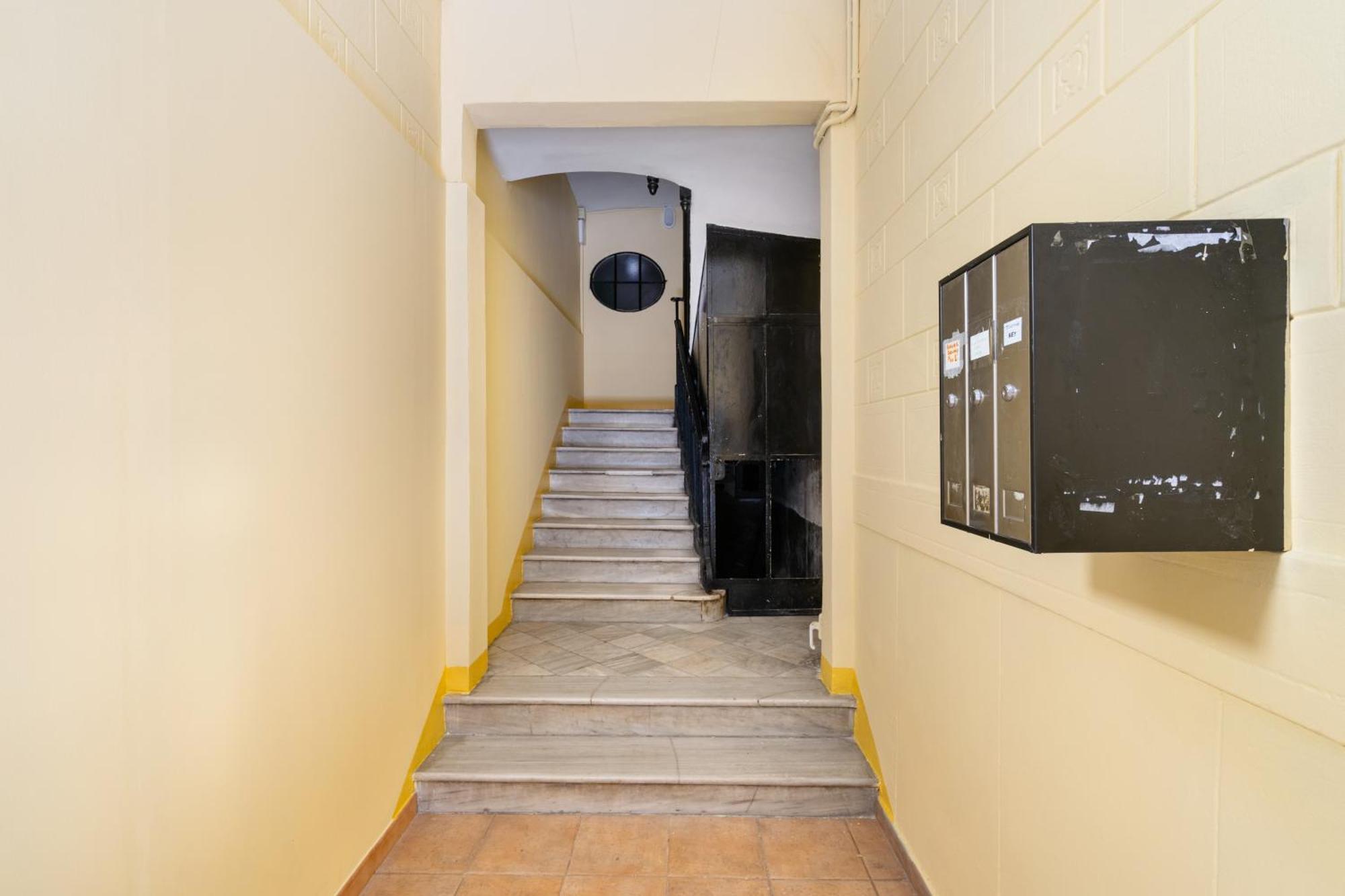Grcia Charm Sunlit Terrace, Ac & Exposed Brick Appartement